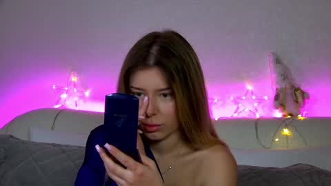 Mia online show from January 2025 06:27:02 AM