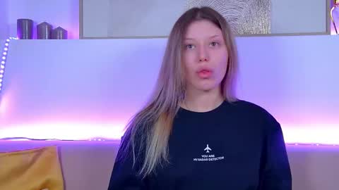 Mia online show from February 2025 06:33:01 AM