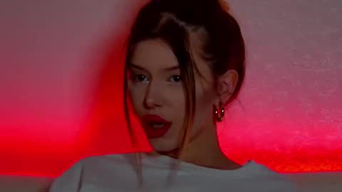 Mia online show from March 2025 09:29:02 AM