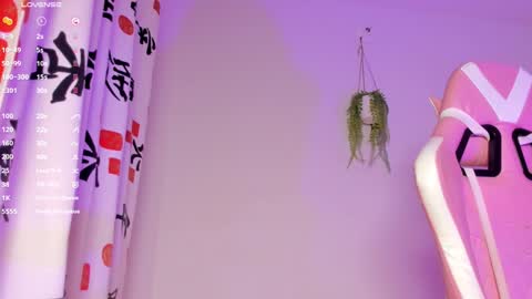 Snapshot of lilian_vergara chatting on December 2024 10:56:02 PM holis soy lily chang no olvides el pulgar arriba es muy importante para mi 3 independent model online show from December 2024 10:56:02 PM