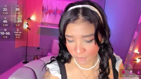 Snapshot of lilian_vergara chatting on January 2026 07:41:02 PM holis soy lily chang no olvides el pulgar arriba es muy importante para mi 3 independent model online show from January 2026 07:41:02 PM