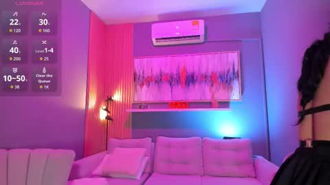 Snapshot of lilian_vergara chatting on January 2026 07:50:02 PM holis soy lily chang no olvides el pulgar arriba es muy importante para mi 3 independent model online show from January 2026 07:50:02 PM