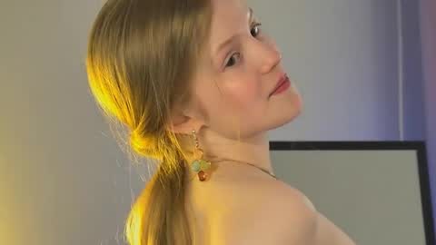 Lilian online show from April 2026 01:41:01 PM