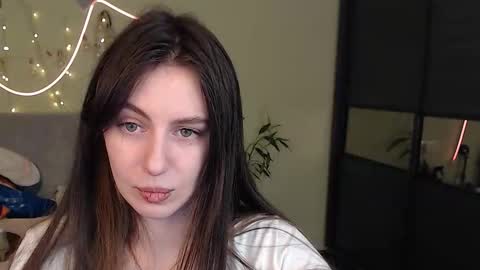 Lilu online show from November 2025 10:23:02 PM