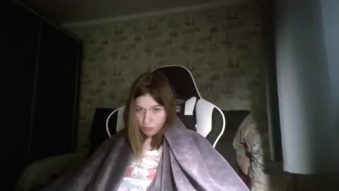 liliawoolf online show from November 2025 02:06:01 PM