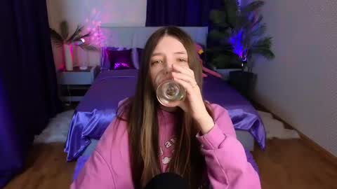 Snapshot of lilibakery chatting on December 2024 10:12:01 PM Lili Bakery online show from December 2024 10:12:01 PM