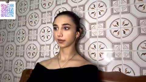 Lina online show from November 2025 10:25:02 PM