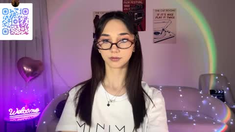 Lina online show from May 2026 10:17:01 PM
