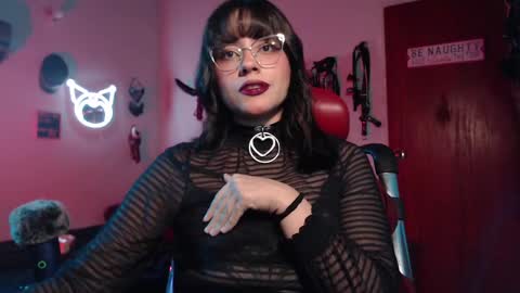 Snapshot of lililiu chatting on December 2024 01:43:01 AM Molly online show from December 2024 01:43:01 AM