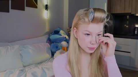 lililok101 online show from March 2026 02:13:01 AM