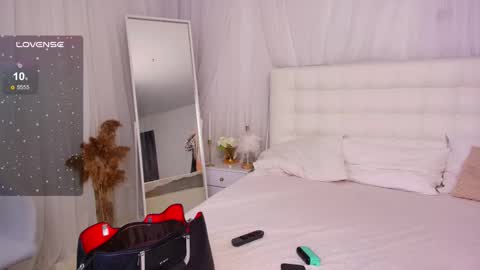 Snapshot of lilit_1love chatting on September 2025 05:23:02 PM Lilit online show from September 2025 05:23:02 PM