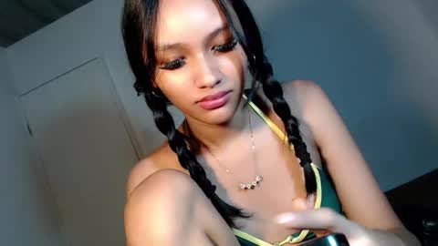 Snapshot of lilit_sensual chatting on February 2026 12:45:02 PM Chloe online show from February 2026 12:45:02 PM