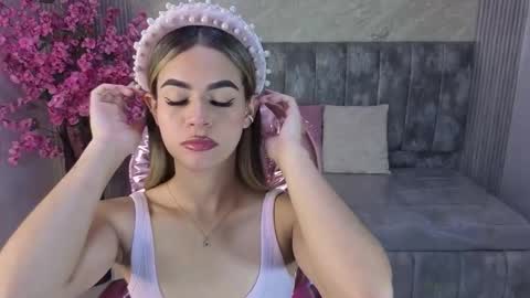 Lilith  online show from November 2025 08:30:02 PM