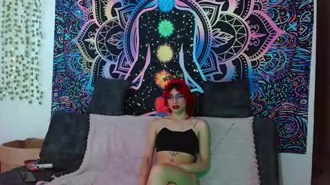 Snapshot of lilith_and_marcusblain chatting on November 2025 09:35:02 PM Lili Marcus online show from November 2025 09:35:02 PM