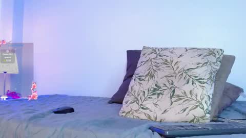 Lili  online show from February 2025 05:56:02 PM