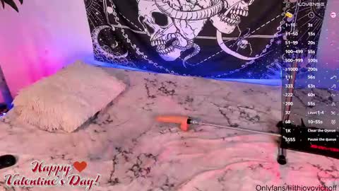              online show from February 2025 04:47:01 AM