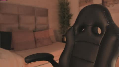 lilith_sage_ online show from April 2026 07:44:02 PM
