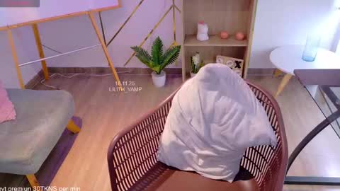 LILITH 200 LIKES   Thursday Clown Costume M online show from November 2025 07:13:01 PM