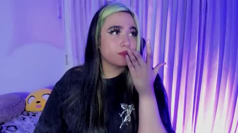 Snapshot of lilith_zenith20 chatting on December 2025 05:25:01 AM Lilith online show from December 2025 05:25:01 AM