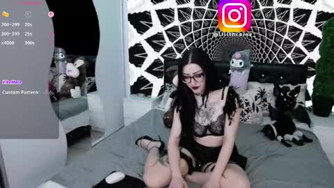 Lilith Caine online show from April 2026 08:01:02 PM