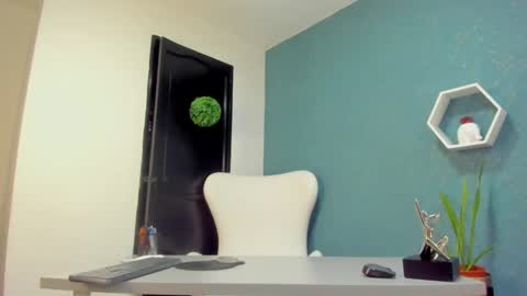 swetty lilith  online show from February 2025 01:00:02 AM