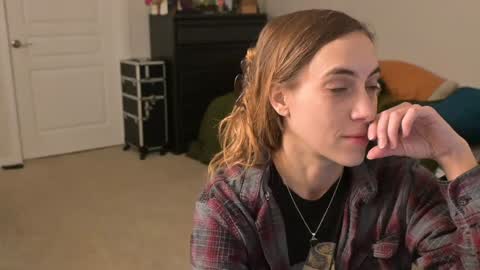 Snapshot of lilithoftrees chatting on December 2024 01:13:01 AM L online show from December 2024 01:13:01 AM