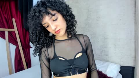 jessi 3 online show from February 2025 07:04:01 PM