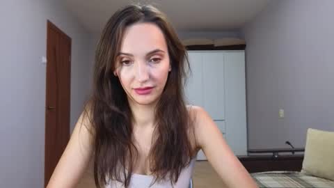 Lillian online show from November 2025 07:19:01 AM