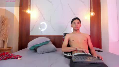 Snapshot of lillian_lee1 chatting on May 2026 05:42:02 PM lillian_lee1 online show from May 2026 05:42:02 PM