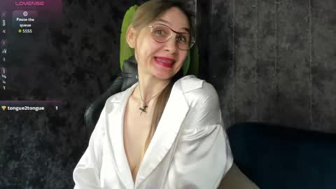 lillian_white1 online show from April 2026 02:27:02 AM