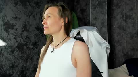 lillian_white1 online show from May 2026 01:13:02 AM