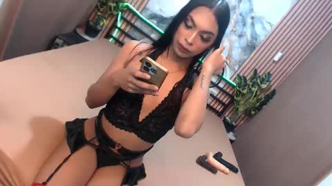 Snapshot of lilliana_emerald chatting on October 2025 04:08:02 PM Lilianna online show from October 2025 04:08:02 PM