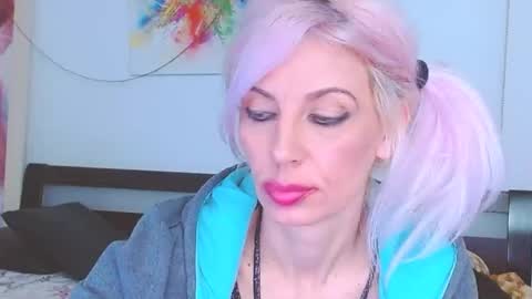 Lara online show from February 2025 01:52:02 AM