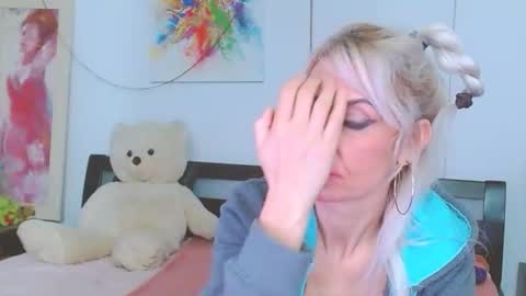 Lara online show from March 2026 12:28:01 AM