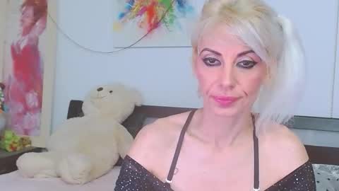Snapshot of lillianasara chatting on May 2026 07:52:02 PM Lara online show from May 2026 07:52:02 PM