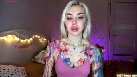 LilliMoore online show from April 2026 11:24:01 PM