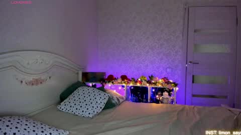 LilliMoore online show from May 2026 11:45:02 PM