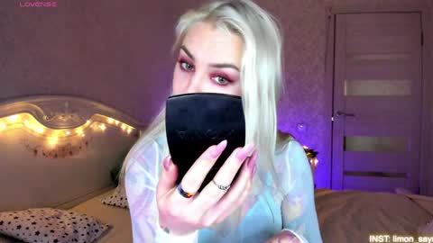 LilliMoore online show from May 2026 11:54:01 PM
