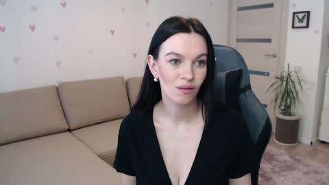 Snapshot of lilliyves chatting on April 2026 09:43:01 AM lilliyves online show from April 2026 09:43:01 AM