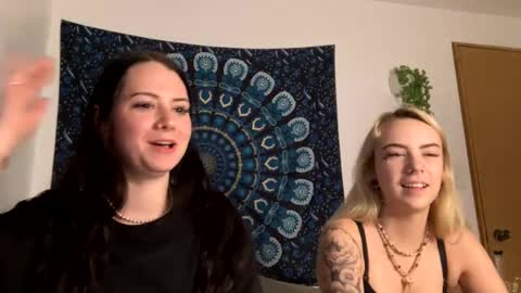 Snapshot of lillstephanie chatting on October 2025 04:44:02 AM lillstephanie online show from October 2025 04:44:02 AM