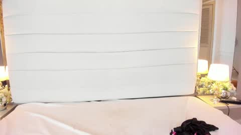 Snapshot of lilly_2809_ chatting on September 2025 04:23:01 AM Lizeth follow me in my igimlilycute 3 online show from September 2025 04:23:01 AM