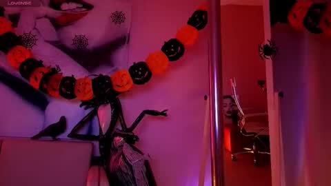 Lilly online show from November 2025 07:36:02 PM