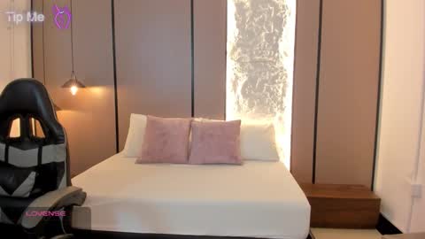 L I L L Y online show from January 2026 12:10:01 PM