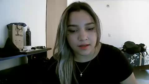 Snapshot of lilly_ocean22 chatting on March 2026 07:33:01 PM Sey - Lilly online show from March 2026 07:33:01 PM