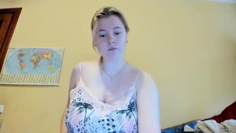 Lilly Depp online show from October 2025 08:15:01 AM