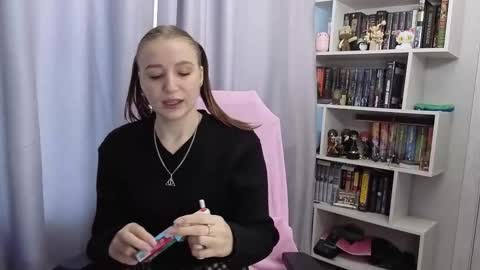 Snapshot of lillyfan_x chatting on September 2025 04:23:02 AM LillyFan X online show from September 2025 04:23:02 AM