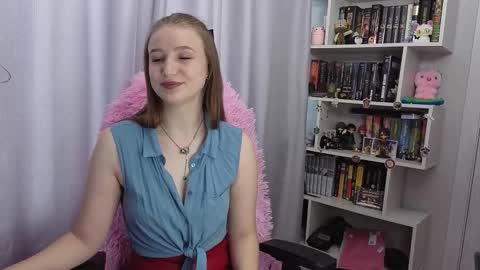 Snapshot of lillyfan_x chatting on October 2025 04:44:02 AM LillyFan X online show from October 2025 04:44:02 AM