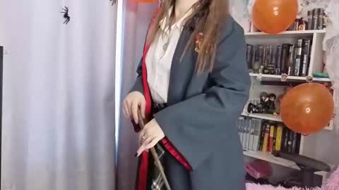 Snapshot of lillyfan_x chatting on October 2025 04:42:01 AM LillyFan X online show from October 2025 04:42:01 AM