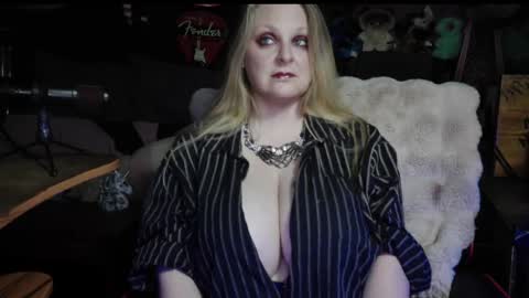 Lillyth Eden online show from May 2026 05:36:02 AM