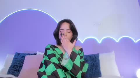 Lilou online show from February 2025 05:27:01 PM